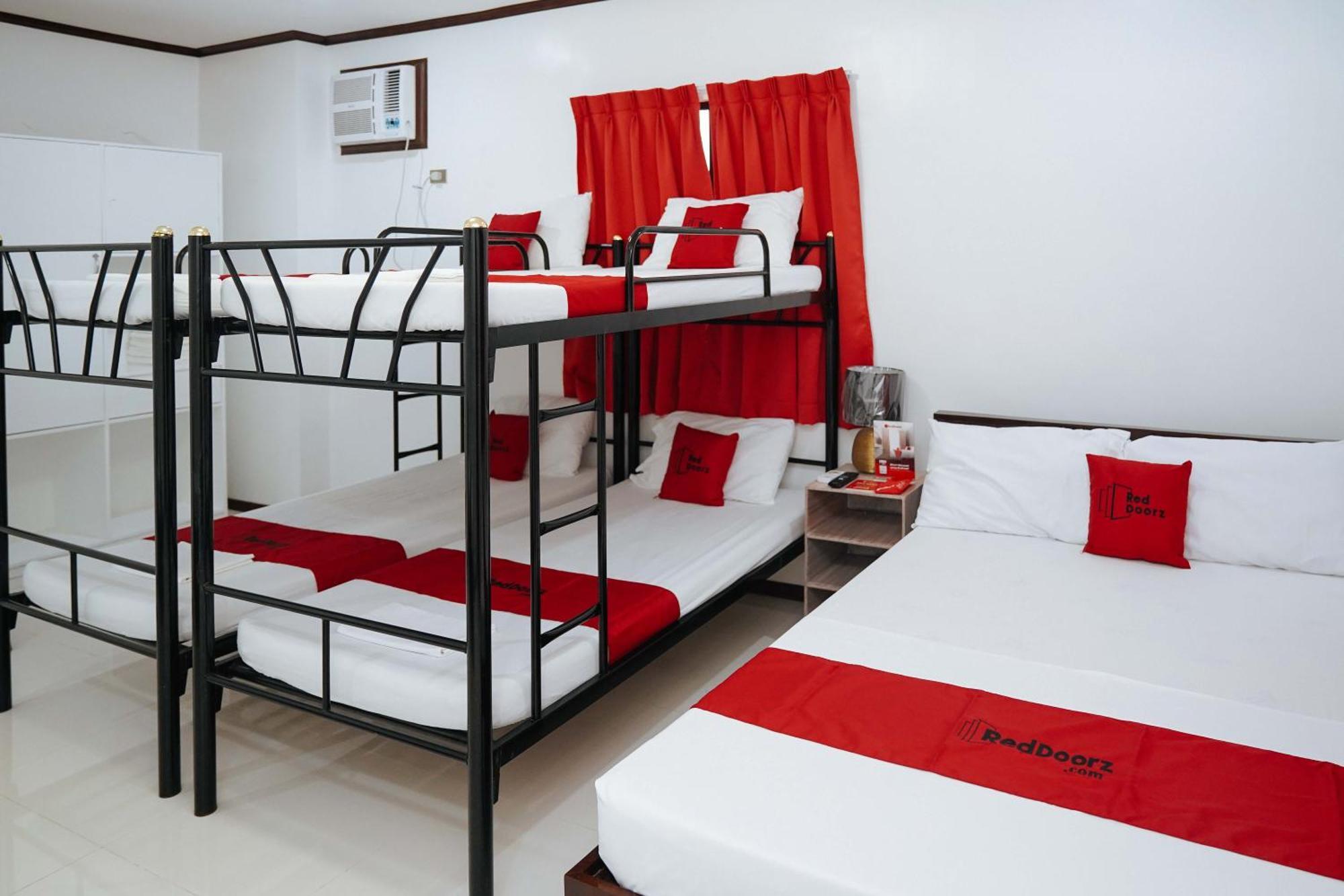Reddoorz Plus At Billy'S Resort Oslob Dış mekan fotoğraf