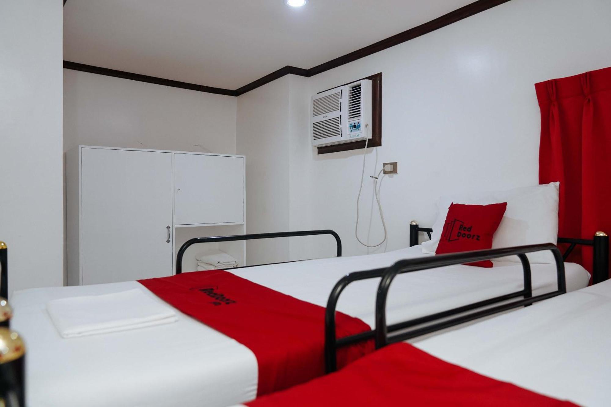 Reddoorz Plus At Billy'S Resort Oslob Dış mekan fotoğraf