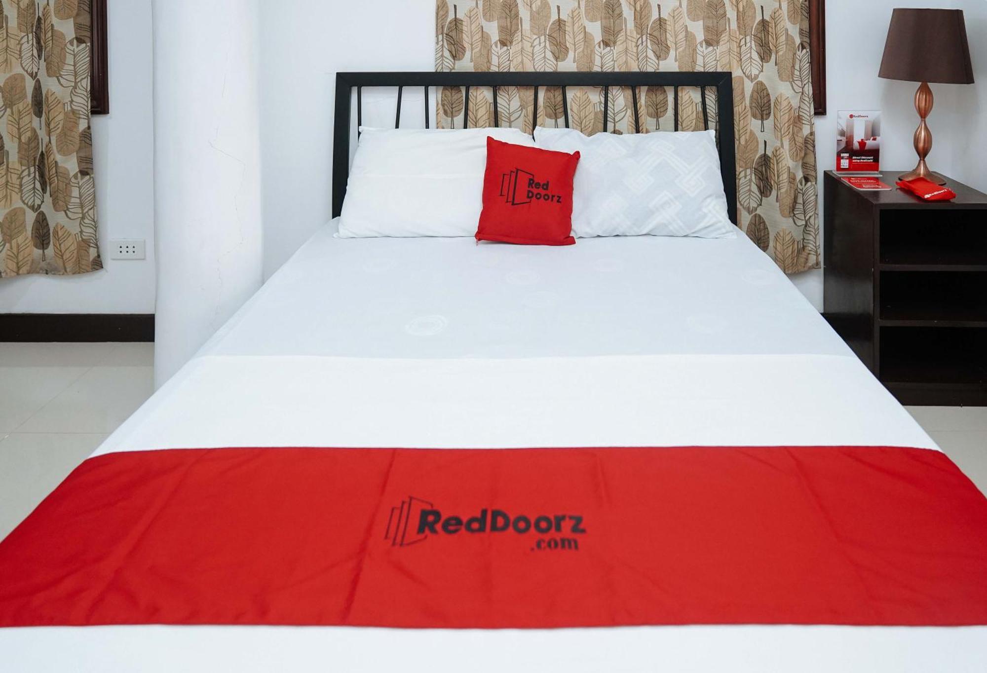 Reddoorz Plus At Billy'S Resort Oslob Dış mekan fotoğraf