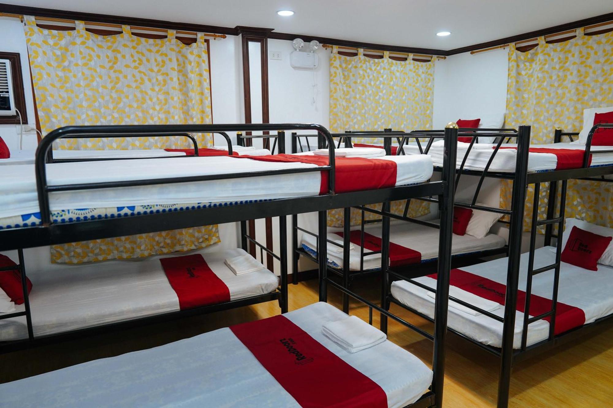 Reddoorz Plus At Billy'S Resort Oslob Dış mekan fotoğraf